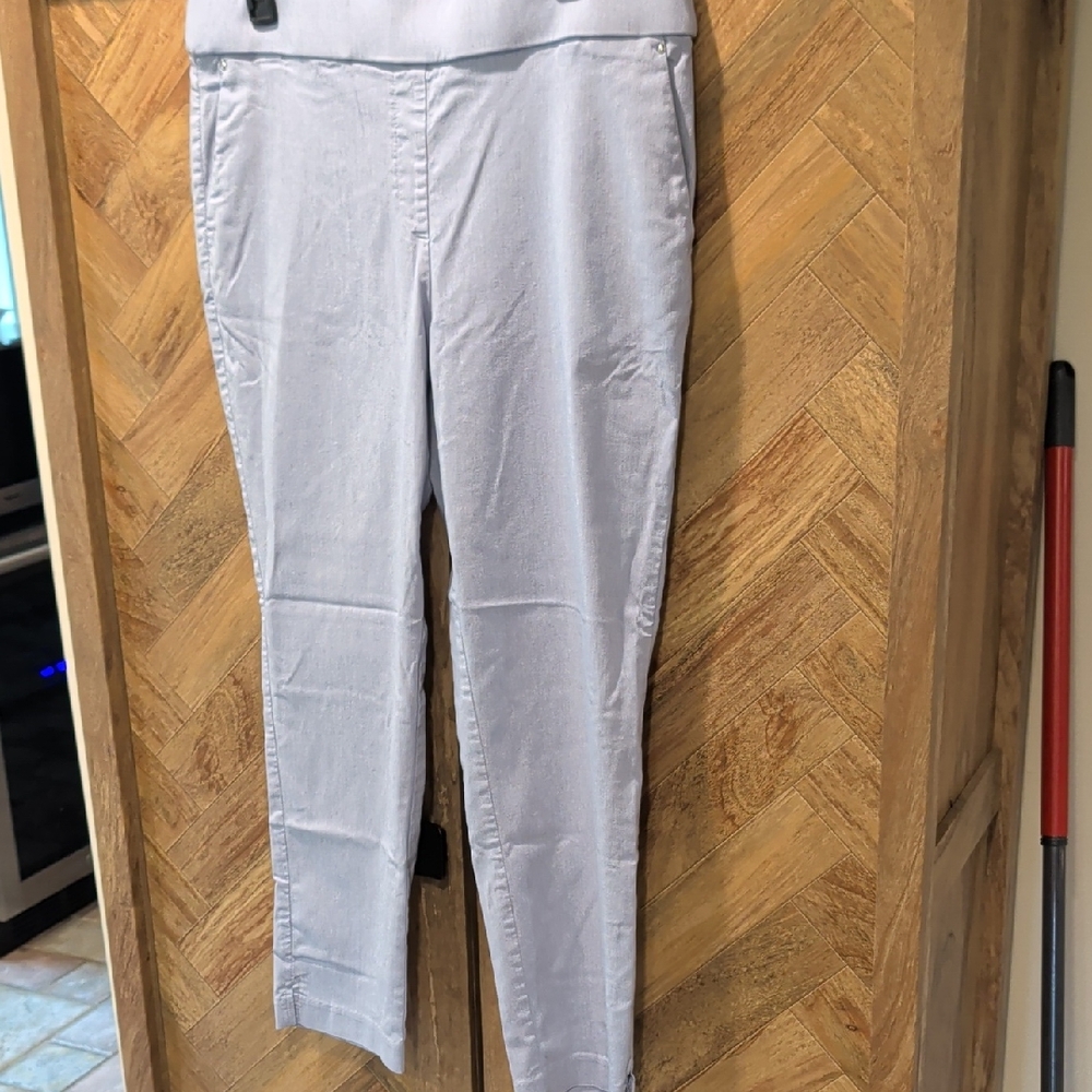 Light Blue Pull on Cropped Pants